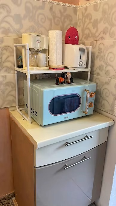 Support de rangement pour four à micro-ondes